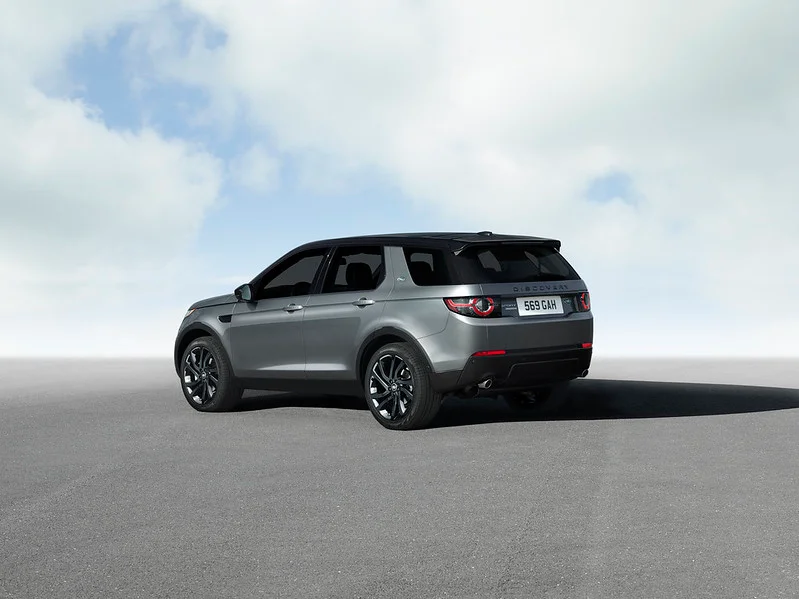 grey land rover discovery sport