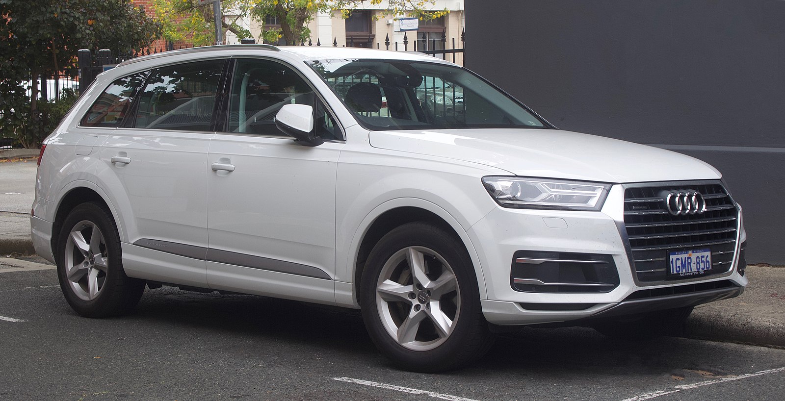 2018 Audi Q7 White