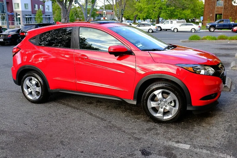 red honda hr-v