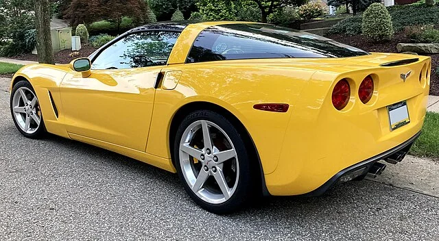 yellow 2005 chevy corvette