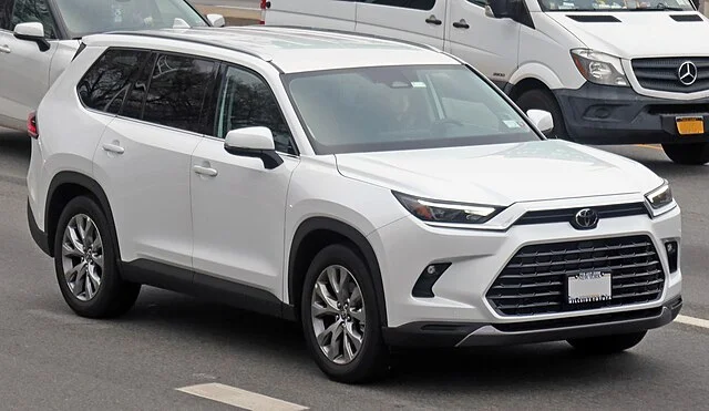 white 2024 toyota grand highlander in flushing, queens ny