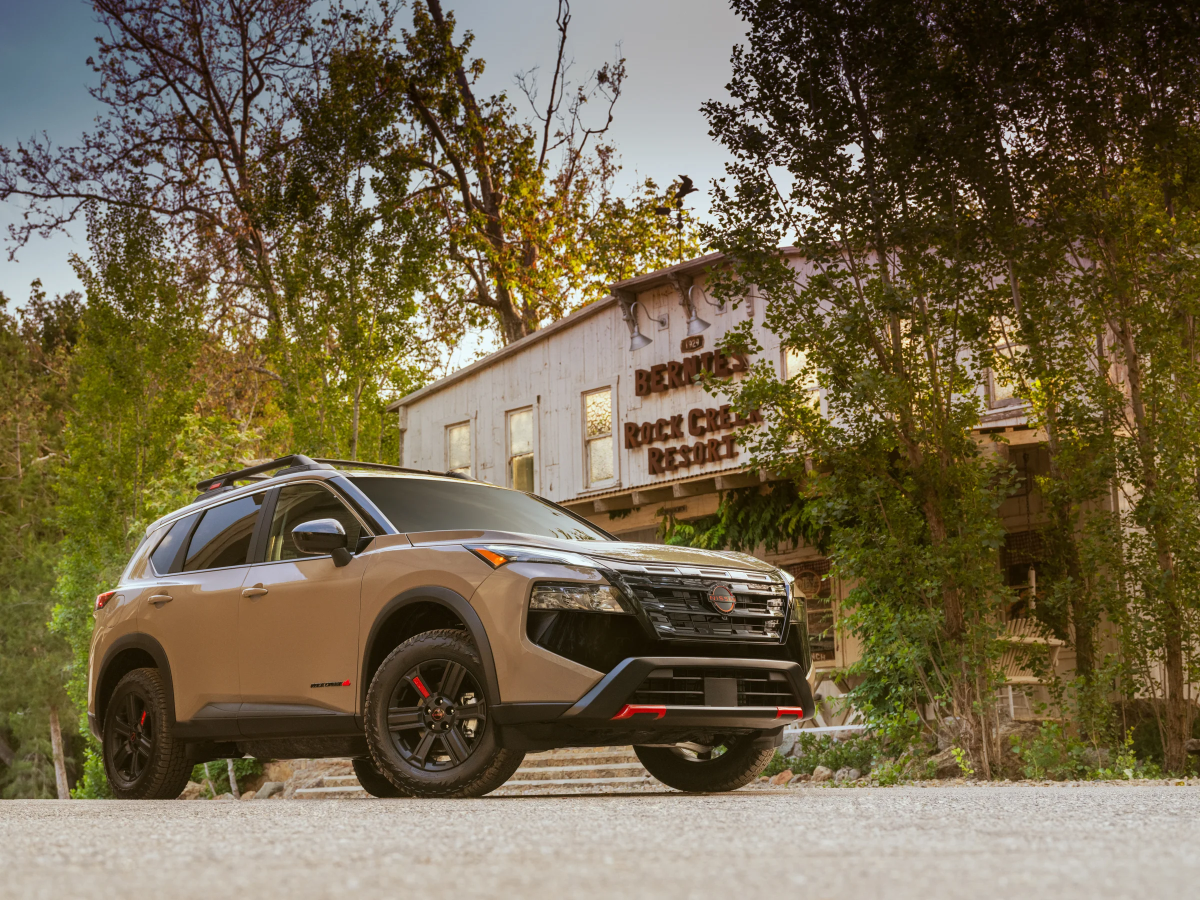 tan 2025 nissan rogue