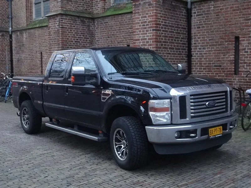 black 2010 Ford F-250 Super-Duty