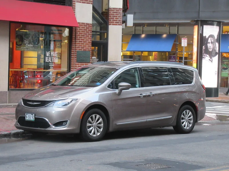 Silver Chrysler Pacifica