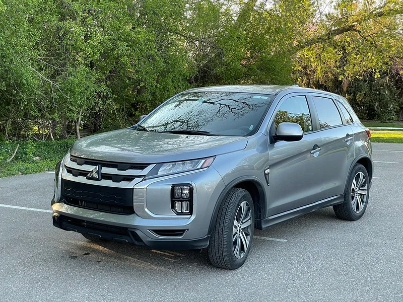 Silver Mitsubishi Outlander