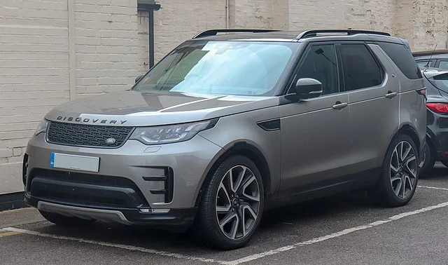 grey 2018 land rover discovery