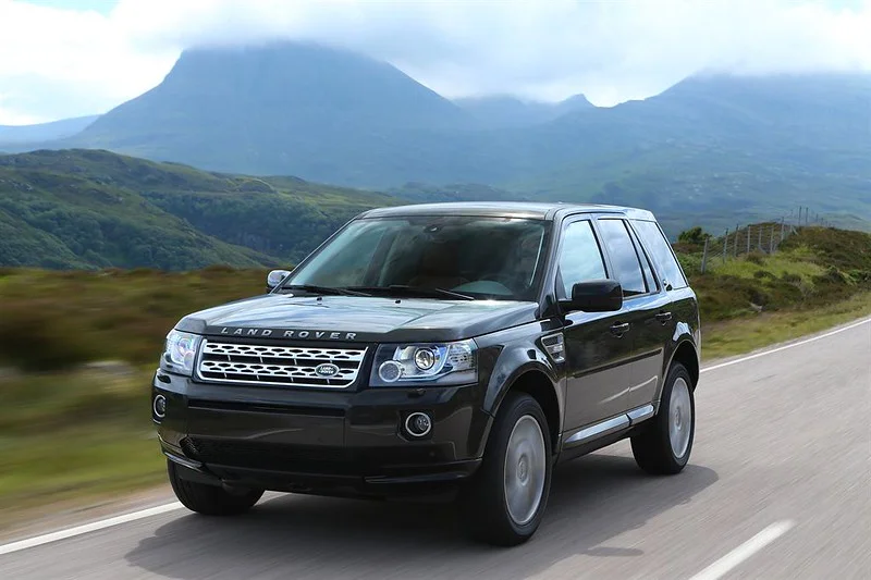 black Land Rover LR2