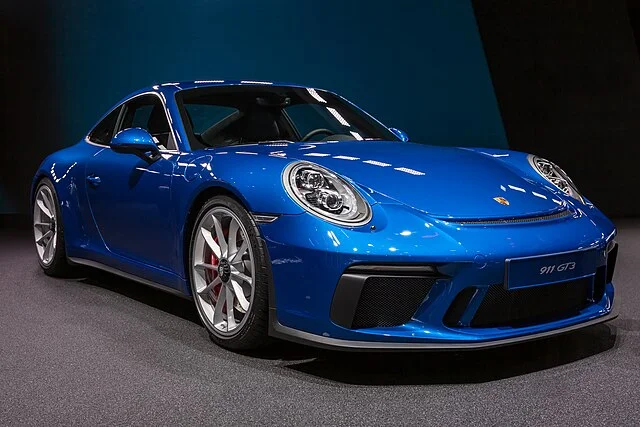 blue Porsche 911